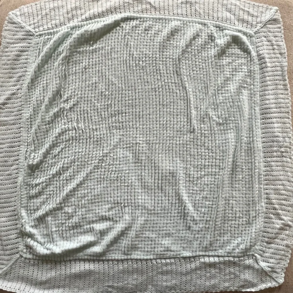 Vintage Acrylic Knit Baby Blanket Mint Green Waffle Scalloped Edge 34x36